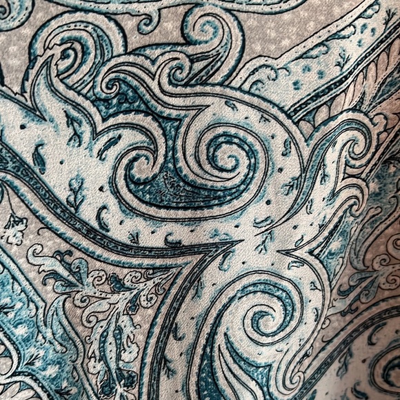 WHBM women’s reversible tank top. Never worn! - Picture 3 of 8